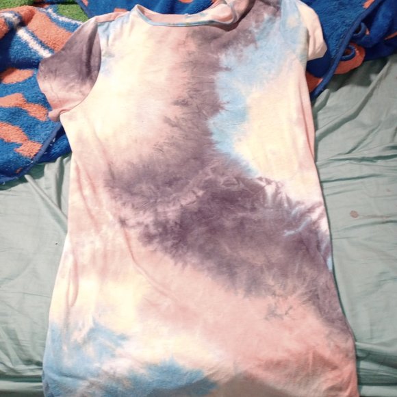 Dresses - Picture 3 of 7